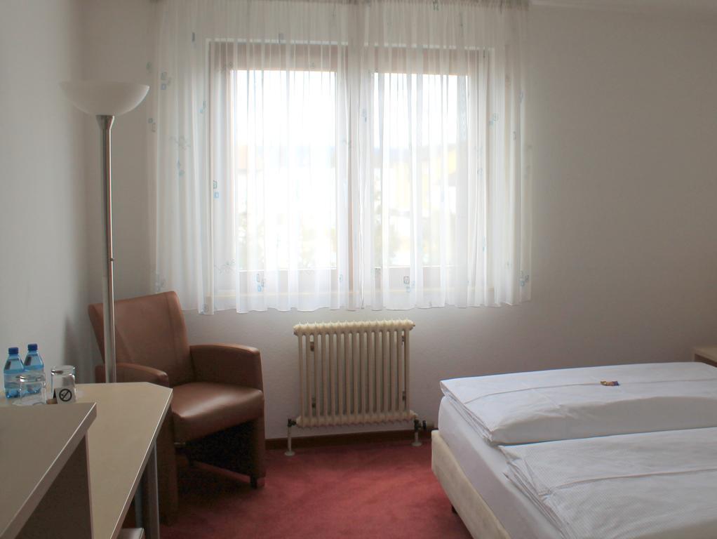 Hotel Am Bad エスリンゲン エクステリア 写真