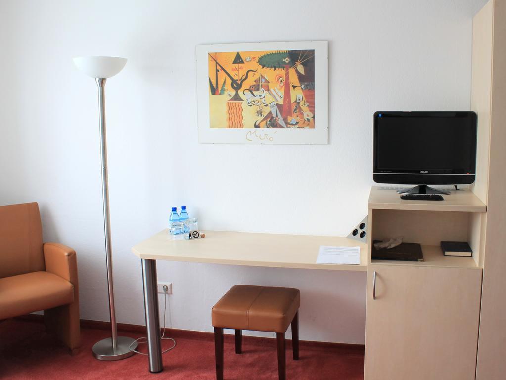 Hotel Am Bad エスリンゲン エクステリア 写真