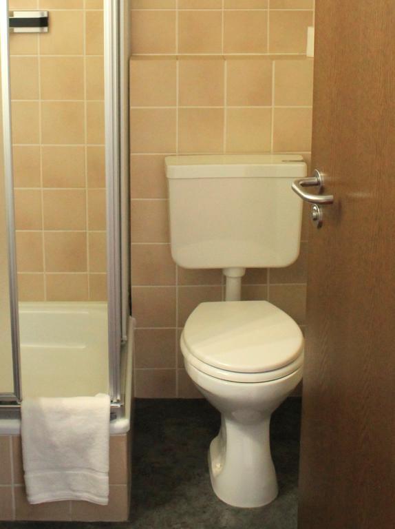 Hotel Am Bad エスリンゲン エクステリア 写真